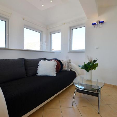 Peter Apartment โรวีน ภายนอก รูปภาพ