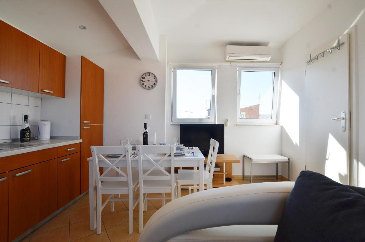 Peter Apartment โรวีน ภายนอก รูปภาพ