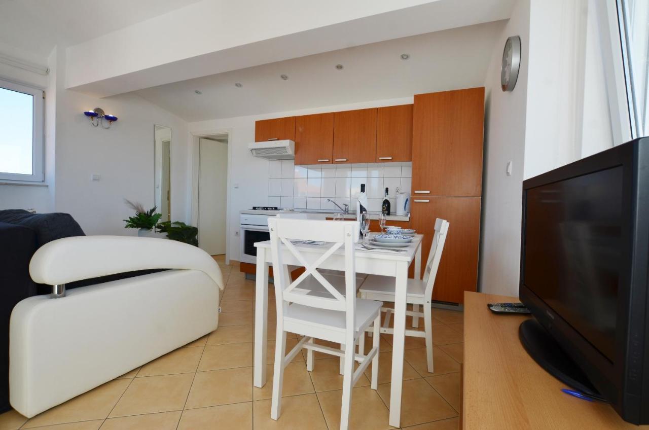 Peter Apartment โรวีน ภายนอก รูปภาพ