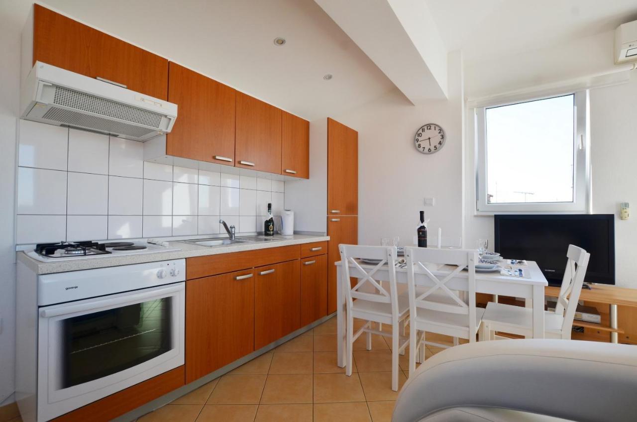 Peter Apartment โรวีน ภายนอก รูปภาพ