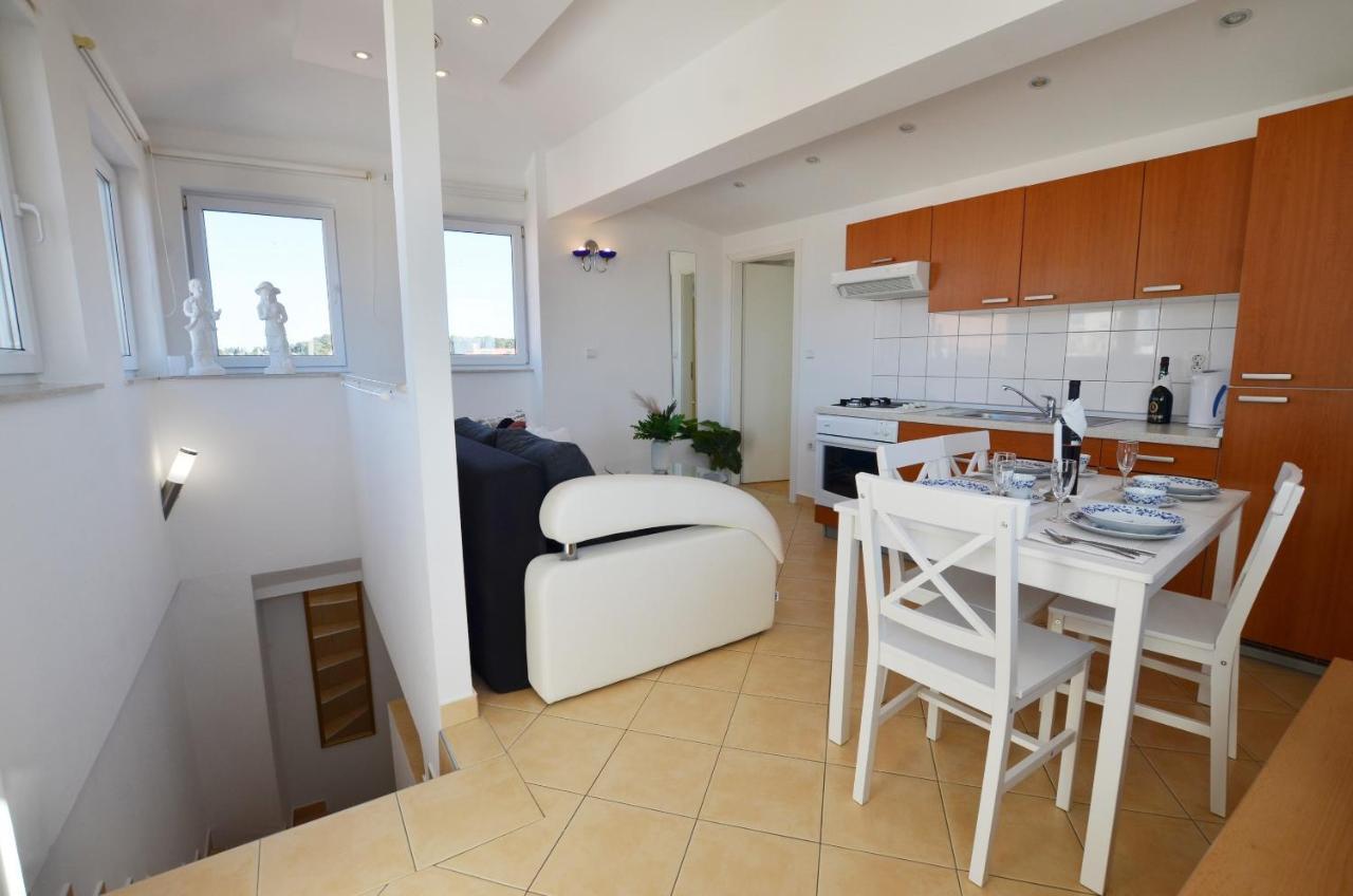 Peter Apartment โรวีน ภายนอก รูปภาพ